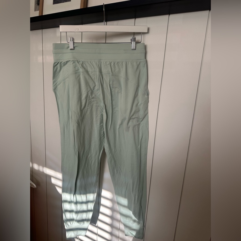 Lulu lemon jogger sweats - Picture 4 of 4